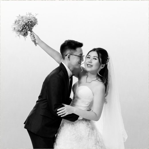 Filip and Michelle, the bouquet